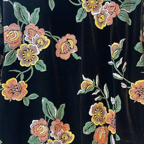 NWOT BCBG Floral Black Velour Sweatshirt Sweater - Picture 7 of 9